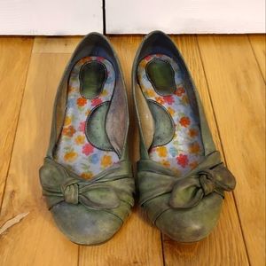 Born Green Ballet Flats, Size 6, good condition.